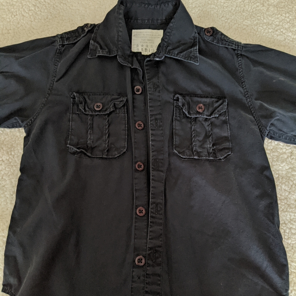 Boys cotton button down shirt, size small @10